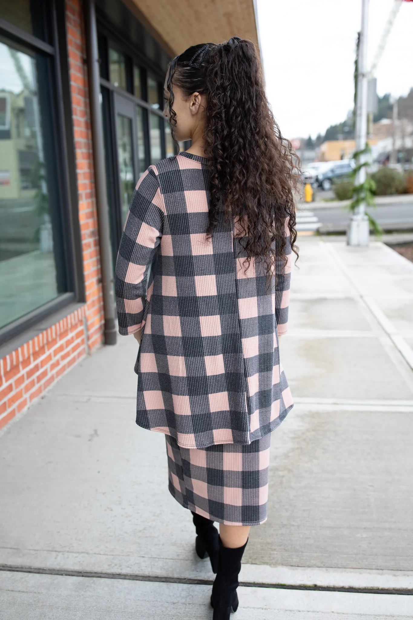 Buffalo Plaid Ribbed High Low Top - Image 4