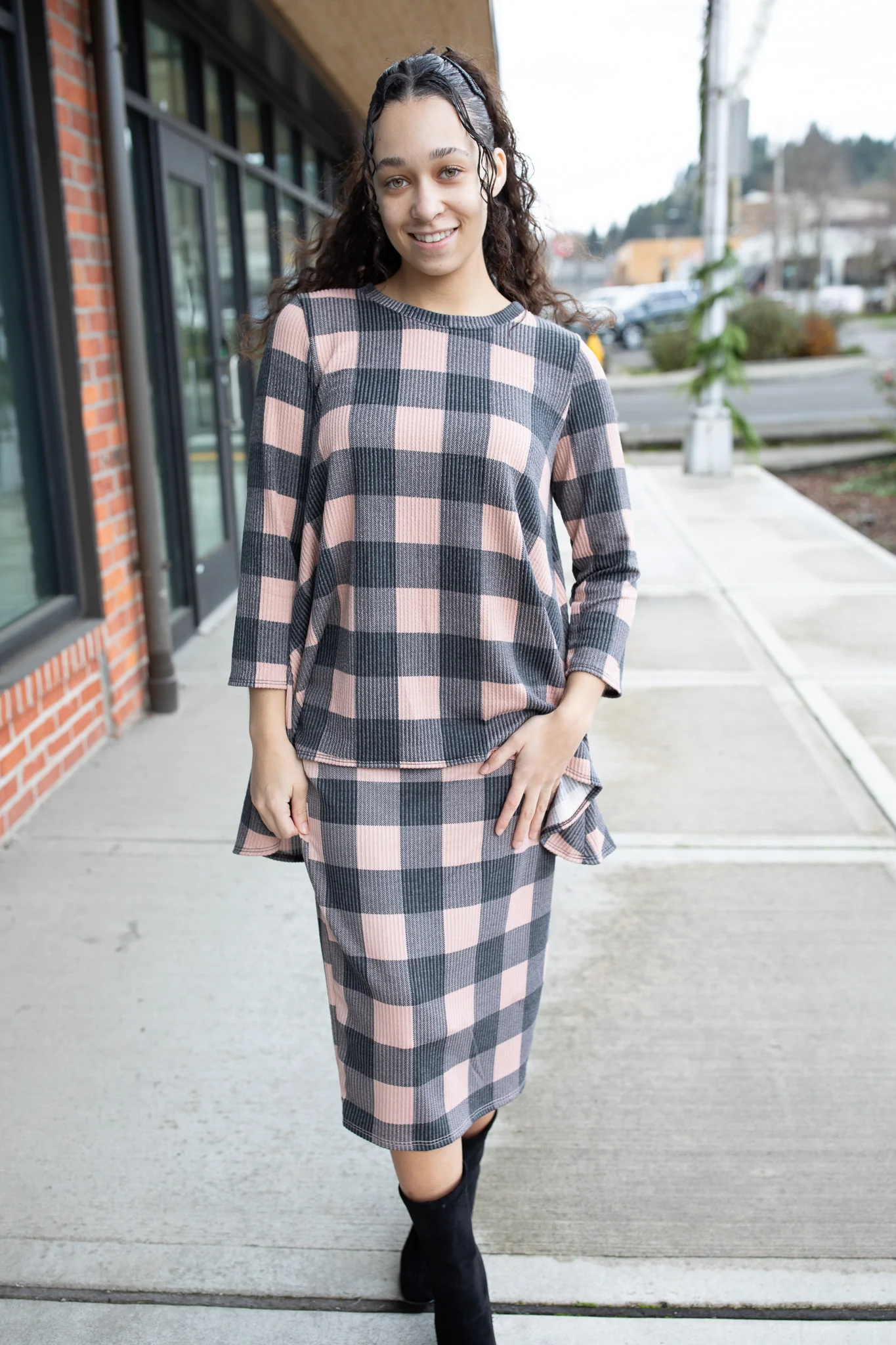 Buffalo Plaid Ribbed High Low Top - Image 5