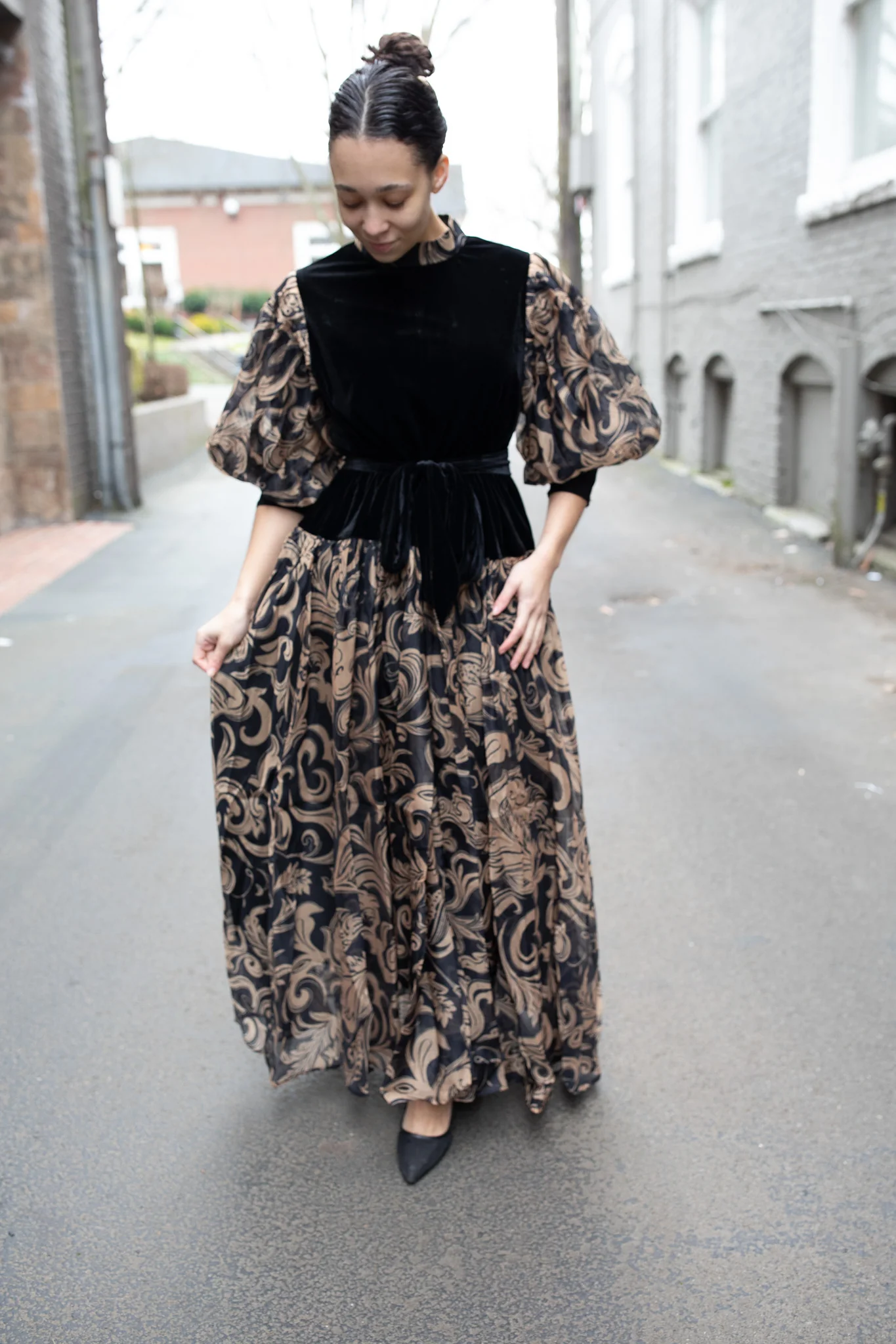 Eloise Velvet Dress - Image 4