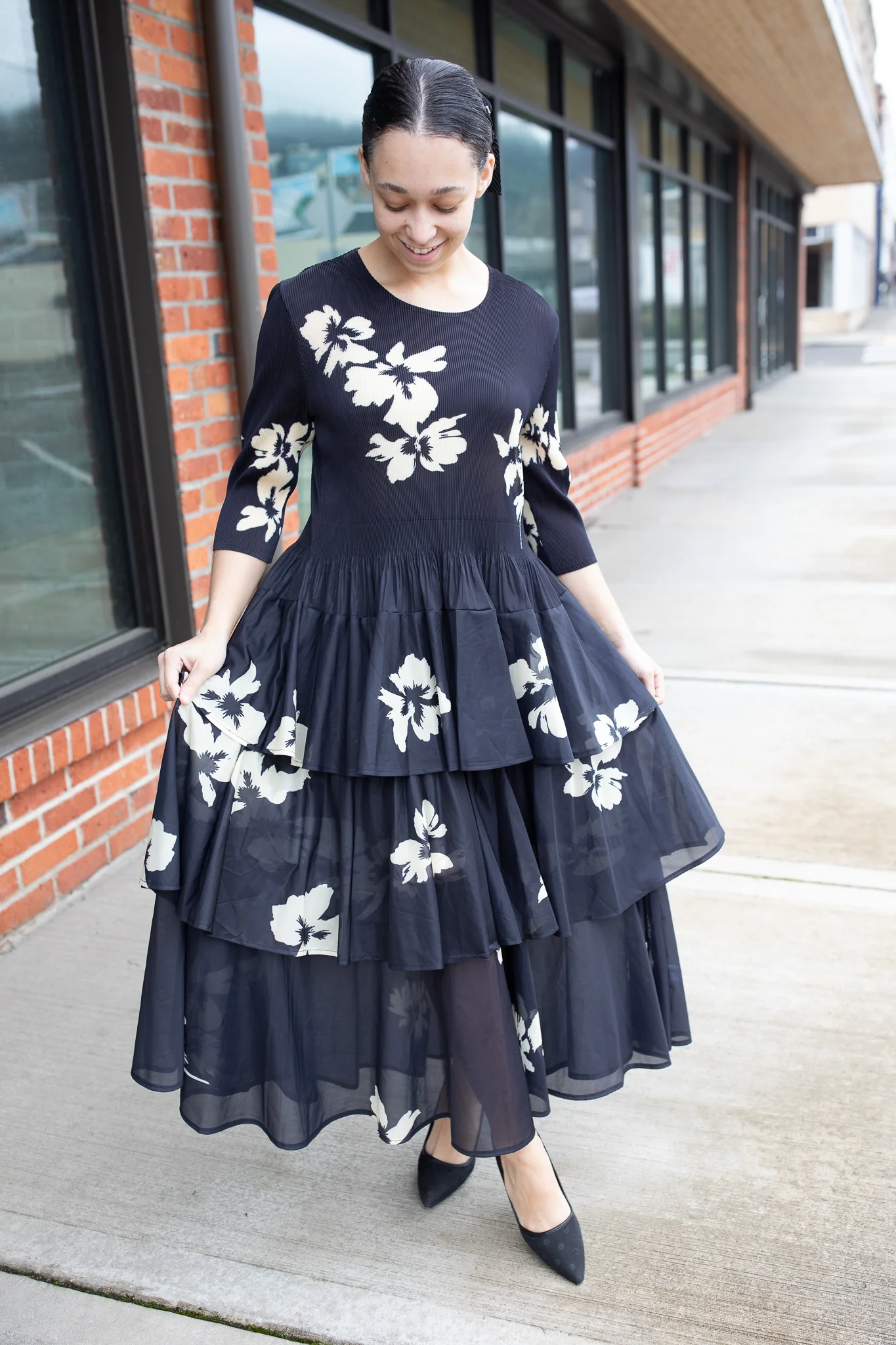 Graceful Layers - Elegant Floral - Image 3