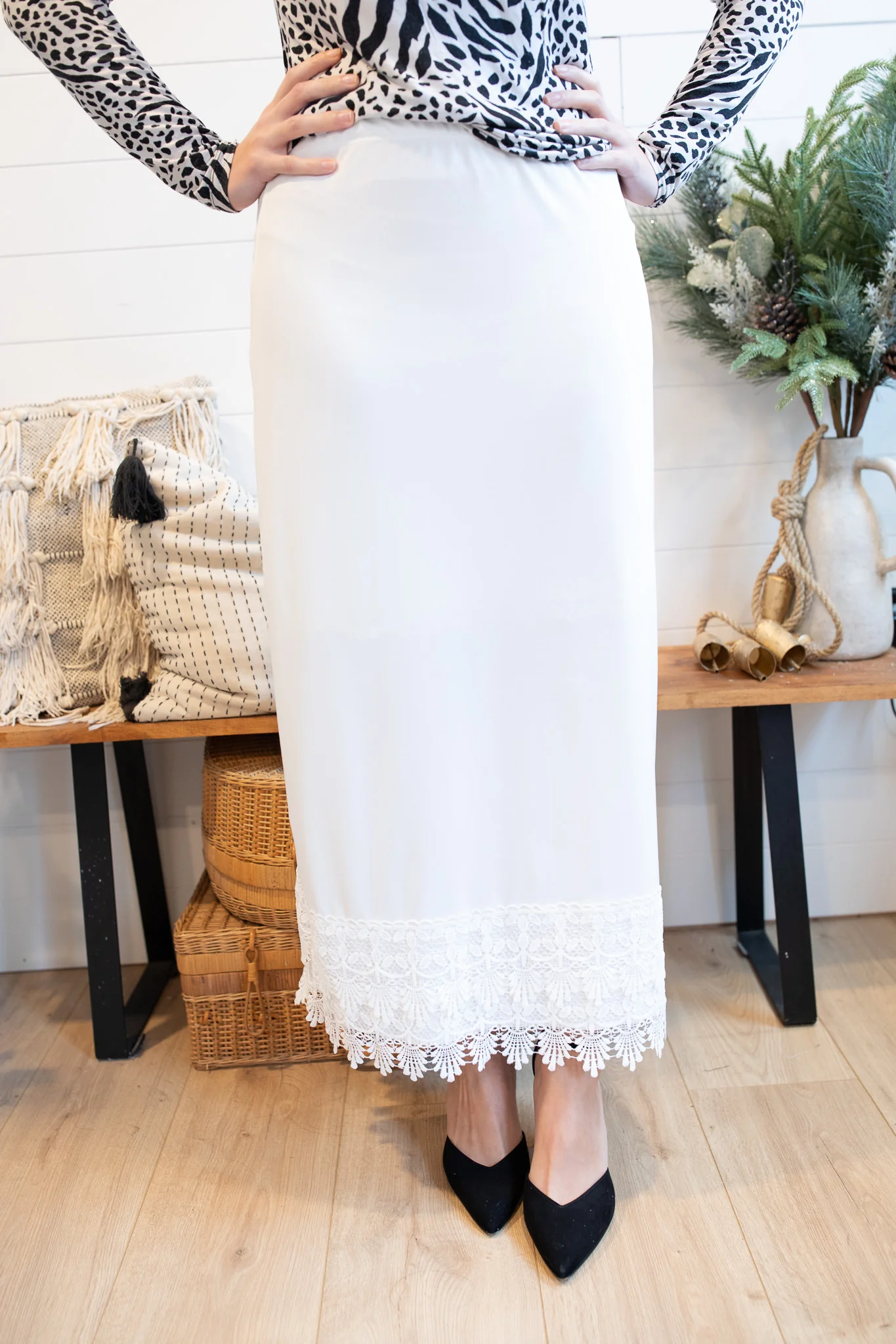 NEW Lace Skirt Extender 33"/34"