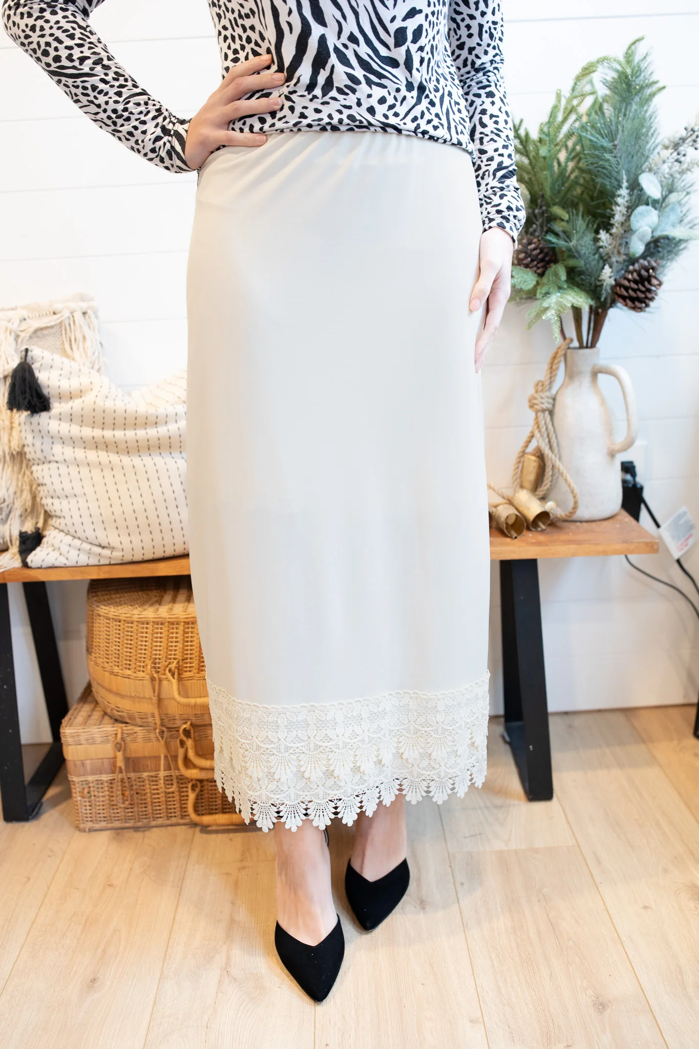 NEW Lace Skirt Extender 33"/34" - Image 3