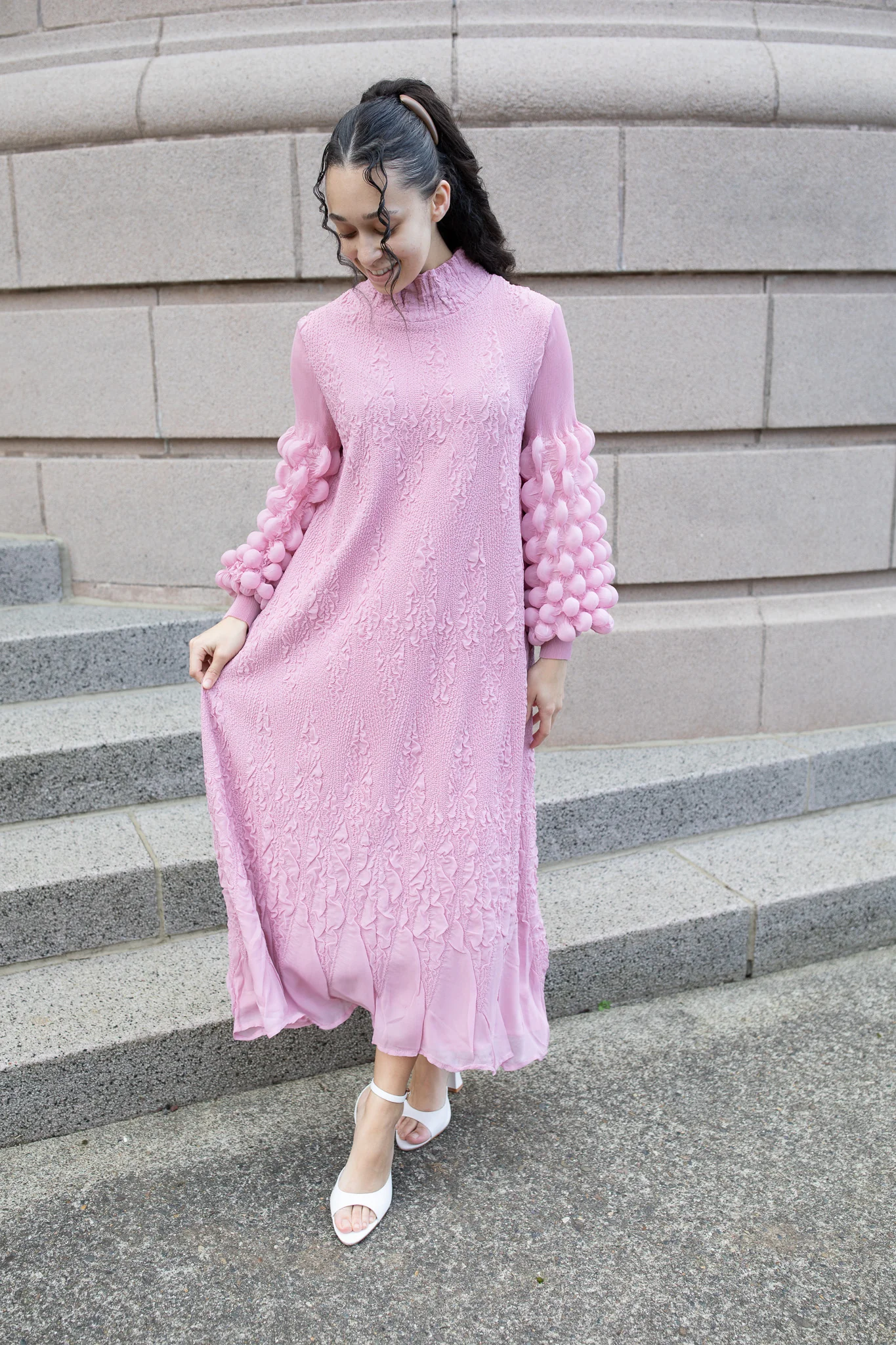 She Walks With Dignity - Mauve